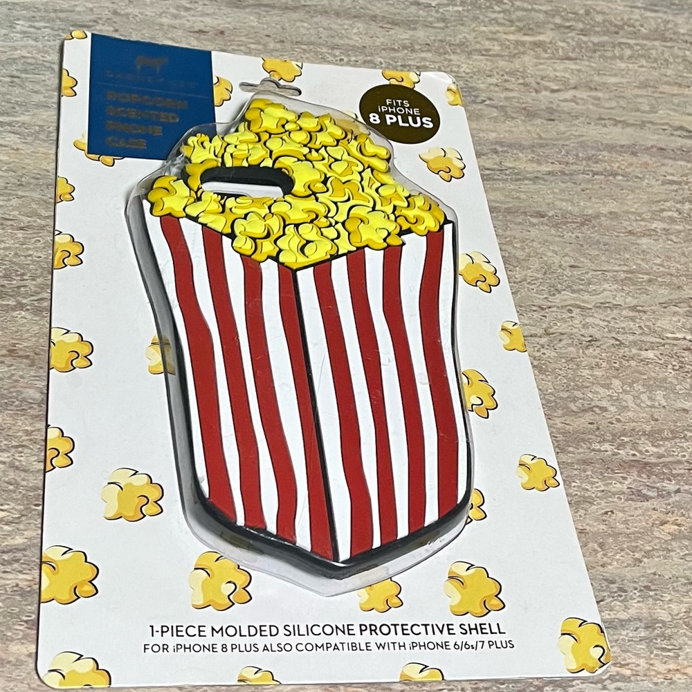 NIB Dabney Lee’s 1-piece silicone pop corn scented IPhone 8 Plus phone case